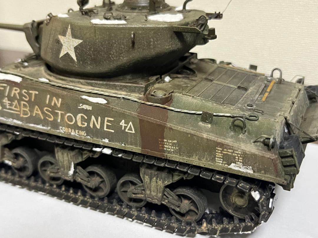 1/35 アメリカ軍　M4A3E2 シャーマン　ジャンボ　完成品