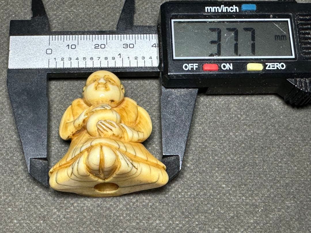 極上 根付 天然素材 アンティーク 骨董 飾り物 古美術品 置物 細密細工