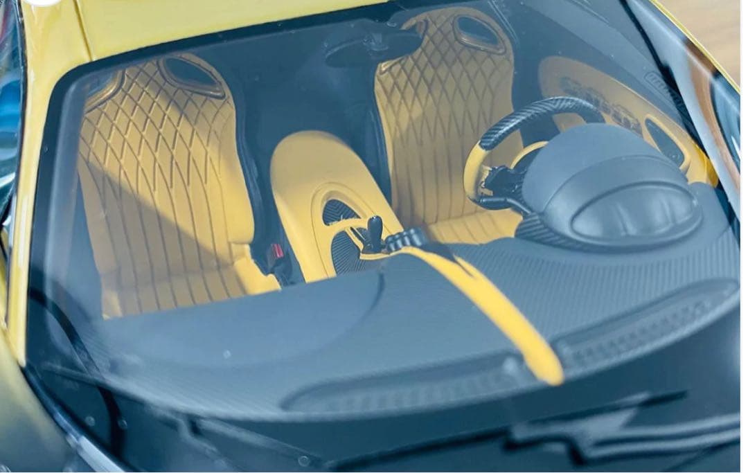 入手困難 HH モデル 1/18 ブガッティ シロン ゴールデンエラ ミニカー