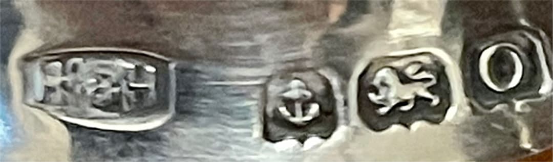 アール・ヌーヴォー様式 鶴絵のカラフェ 銀の装飾付き