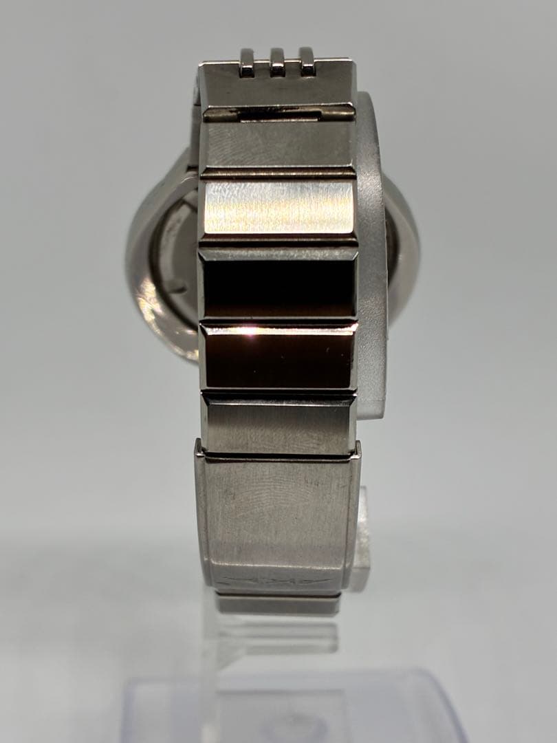 希少✨SEIKO ALBA AKA V707-0A10 クォーツ 腕時計　レッド