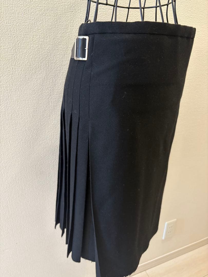 ⭐︎美品⭐︎ヴィヴィアンウエストウッドレッドレーベル黒 プリーツスカートバックル付き