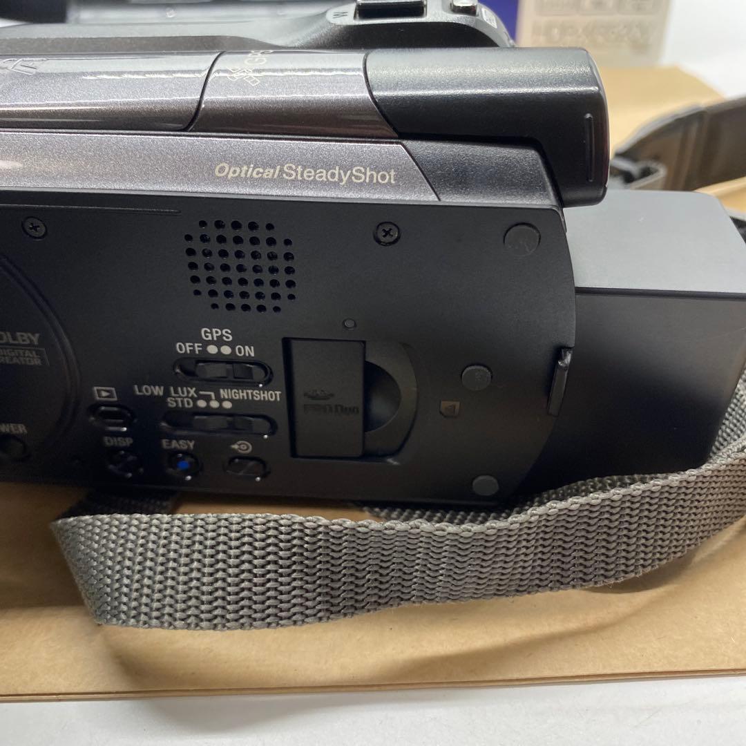 Sony HDR-XR520V フルハイビジョンハンディカムとアクセサリー一式
