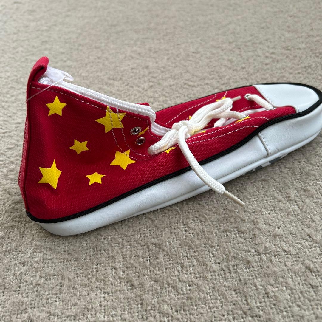 ウサビッチ スニーカー ペンケース ポーチ - メルカリ