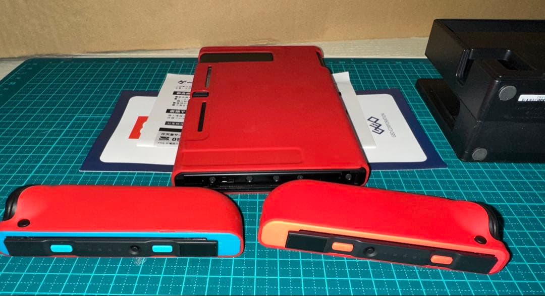 イ*ン様 美品 ニンテンドーSwitch microSDカード256Gのオマケ付