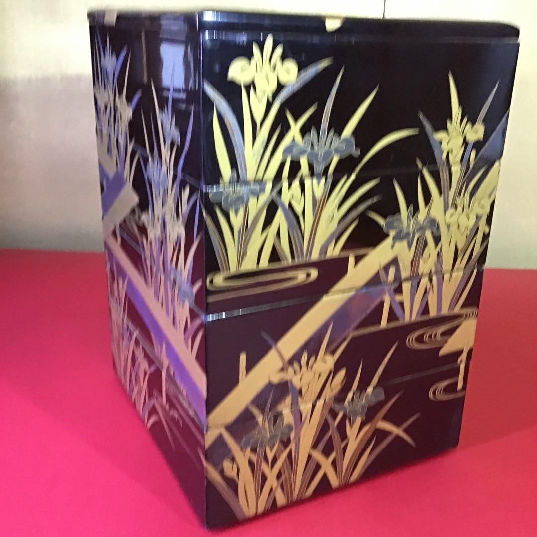 金銀蒔絵 「燕子花」重箱 明治期. Z4