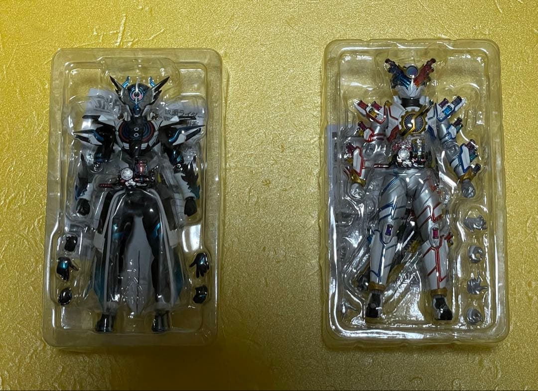 s.h.figuarts ジーニアスフォーム＆クローズエボル セット