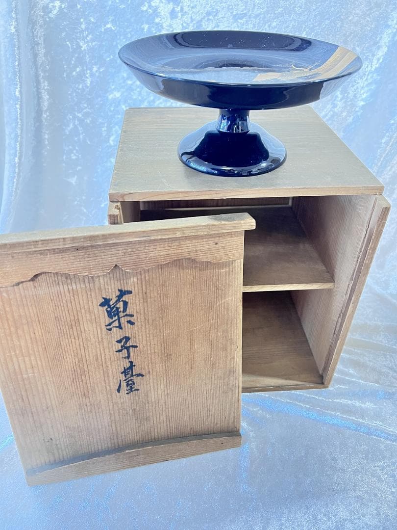 金蒔絵の菓子器　一対　風景もん　松竹梅紋　共箱　 径17.5×Ｈ7.5㎝