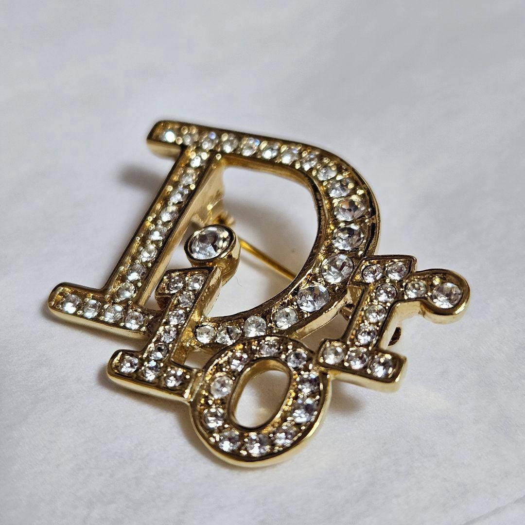クリスチャン ディオール ブローチ ブランドロゴ ラインストーン