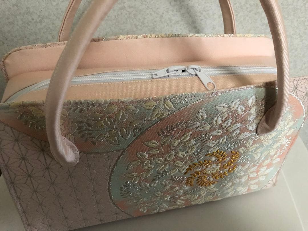利休バッグ　刺繍入りピンク系和装用バッグ