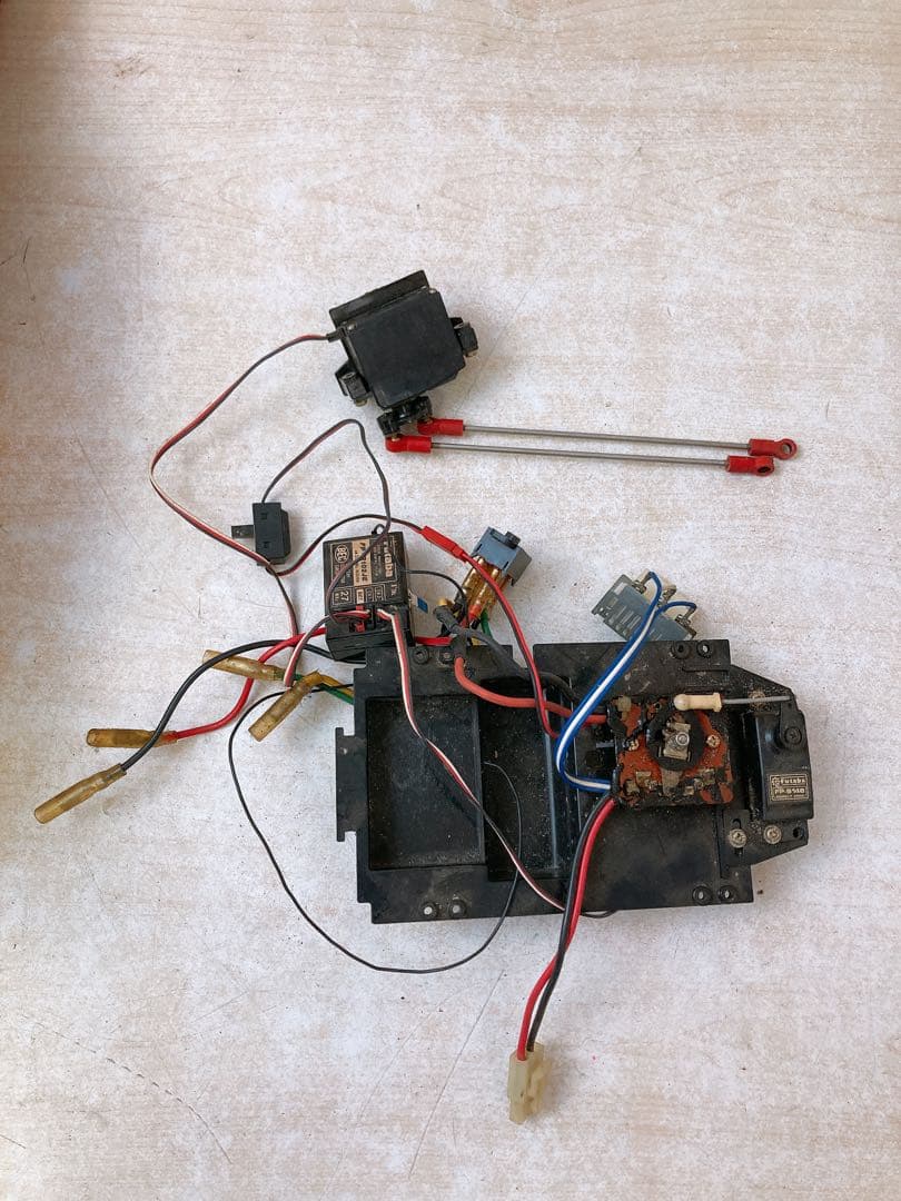 i*7様 【ジャンク】ラジコン SUPER GRIPPER ボディ タイヤ パー