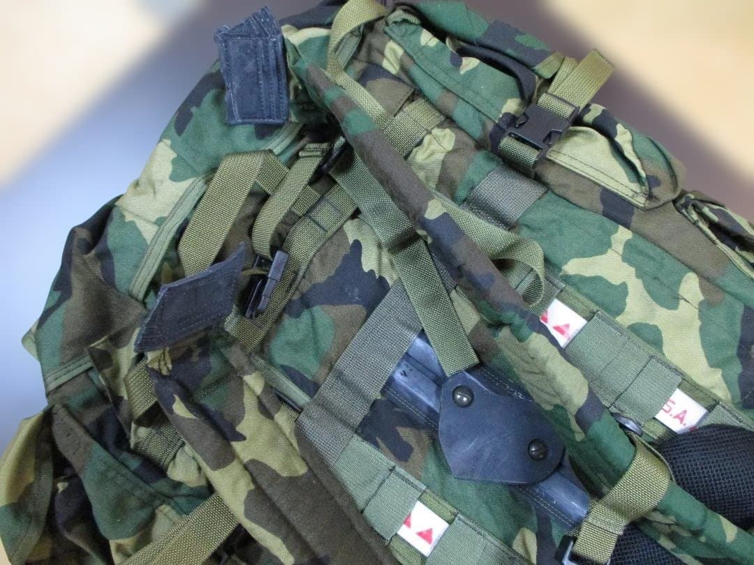 訳アリ品 未使用 米軍放出品 CFP-90 インターナルフレームバックパック
