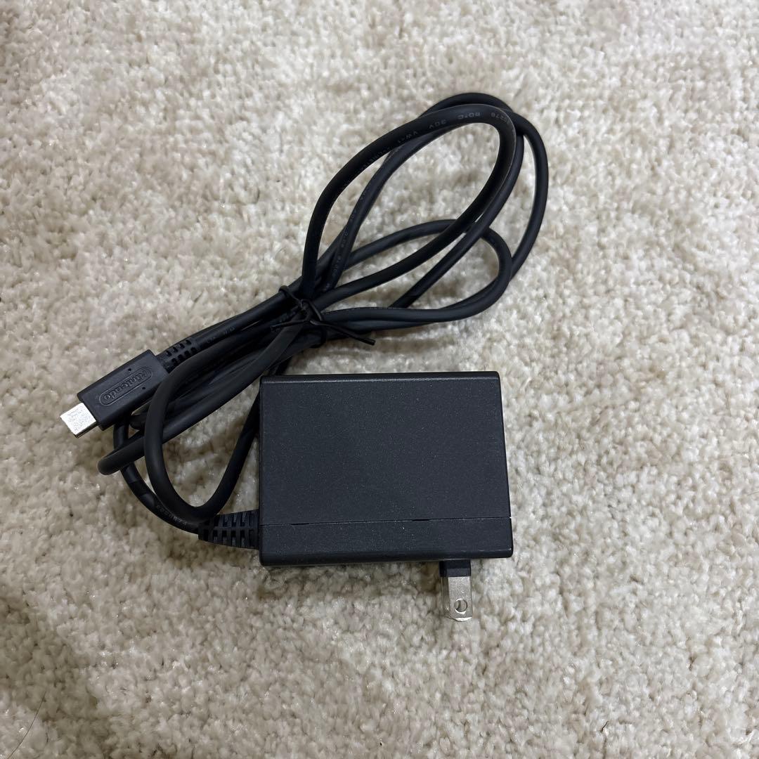 【美品】Nintendo Switch 本体　HDMIケーブルなし