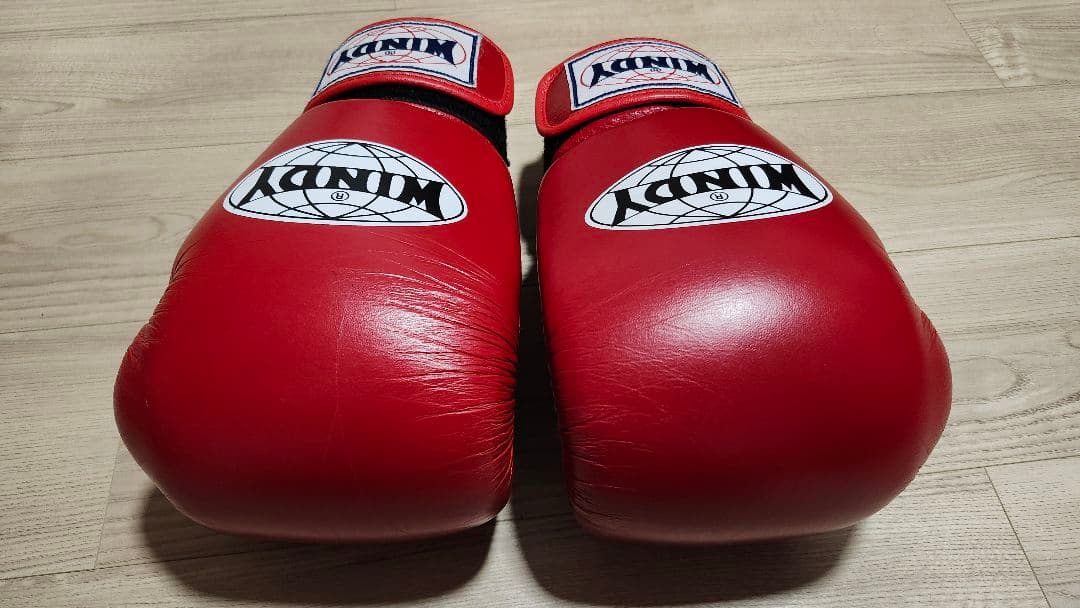 はちろ様)WINDY ボクシンググローブ 赤