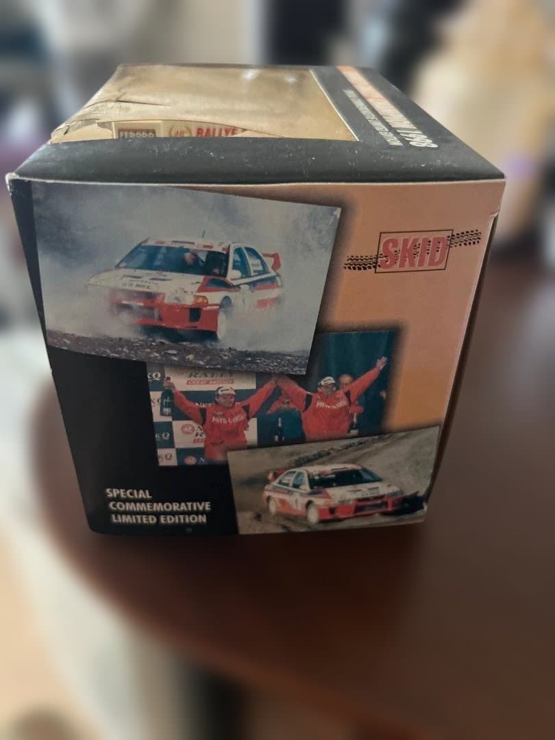 Mitsubishi Lancer EVO V ミニカー 特別版