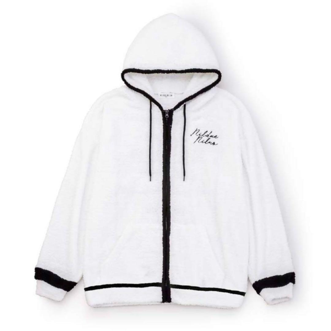 新品未開封】FLUFFY ZIP HOOD SET UP / WH タレントグッズ
