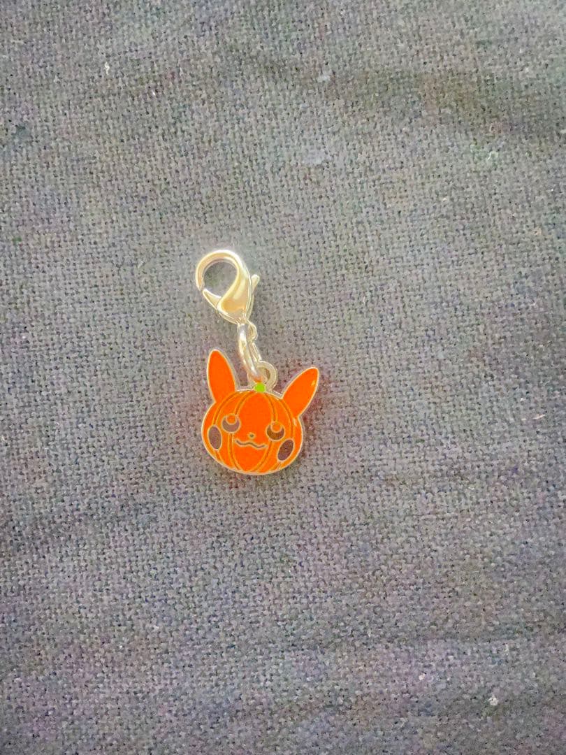 ポケモンセンター ピカチュウ ハロウィン ピンバッジ 2009年 - メルカリ
