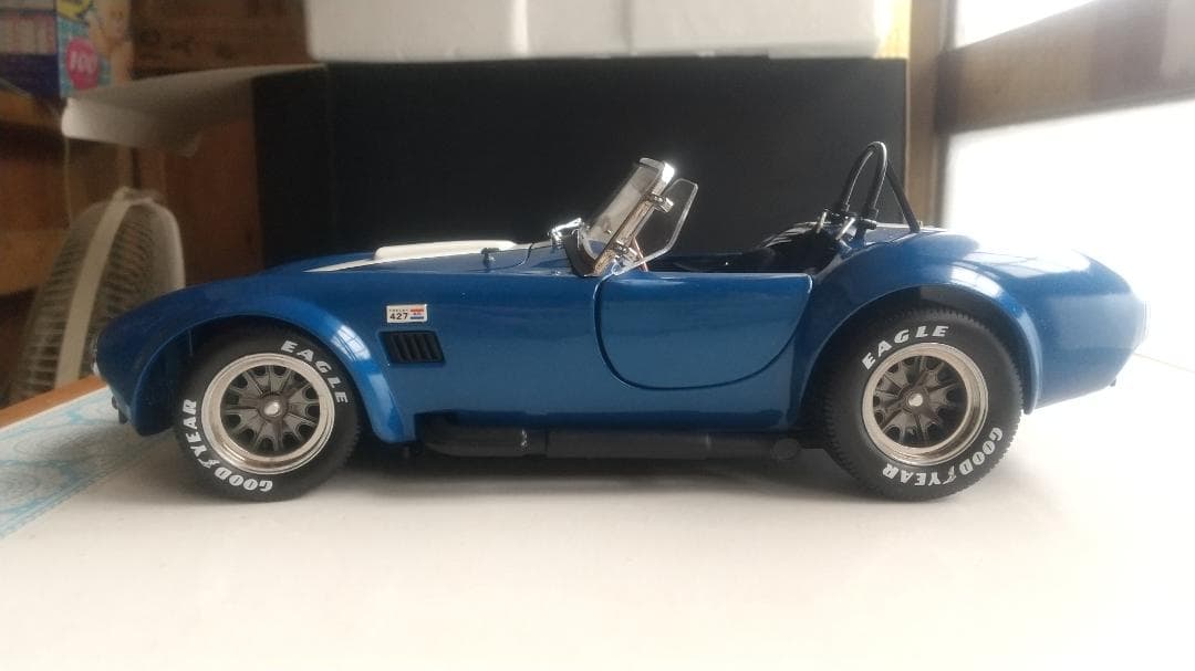 ミニカー 1/18 SHELBY COBRA 427 S/C (Blue)