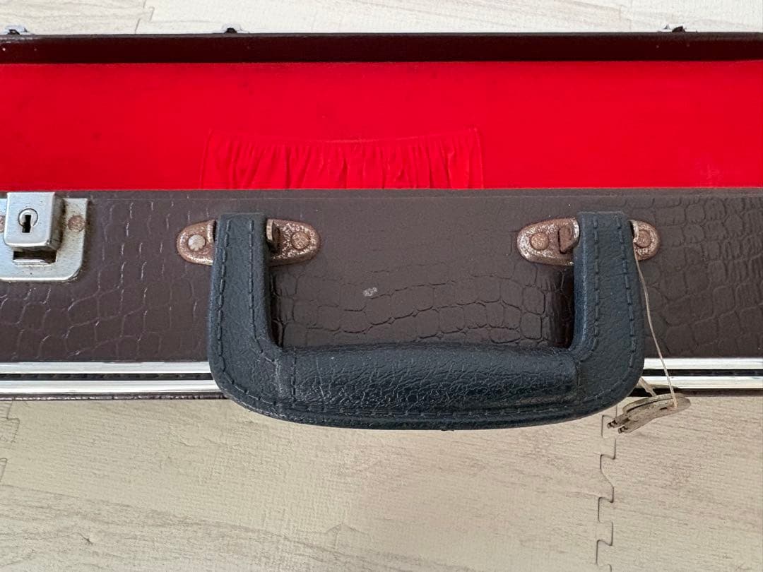三線 本体 専用ハードケース付き 人口皮 - メルカリ