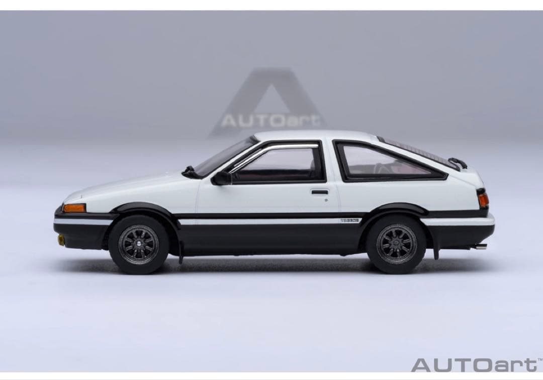 AUTO art頭文字D トレノAE86 1/64　豆腐パーツ付属
