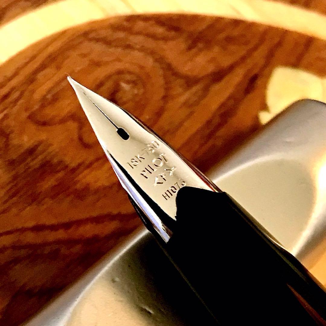 ☆最極上美品☆素晴らしいパイロットエリート万年筆格子柄（Ｆ)18K☆希少品