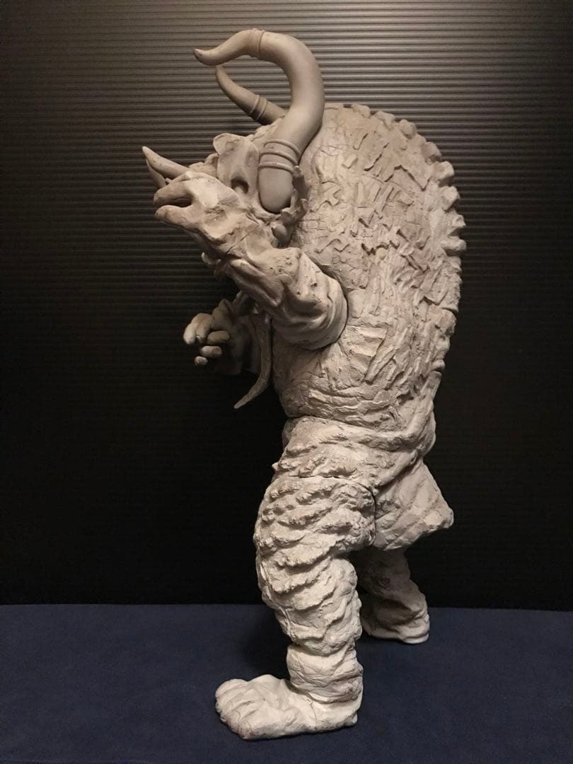 ウェーブ ウルトラセブン カプセル怪獣 ミクラス ソフビキット 40cm 組立済