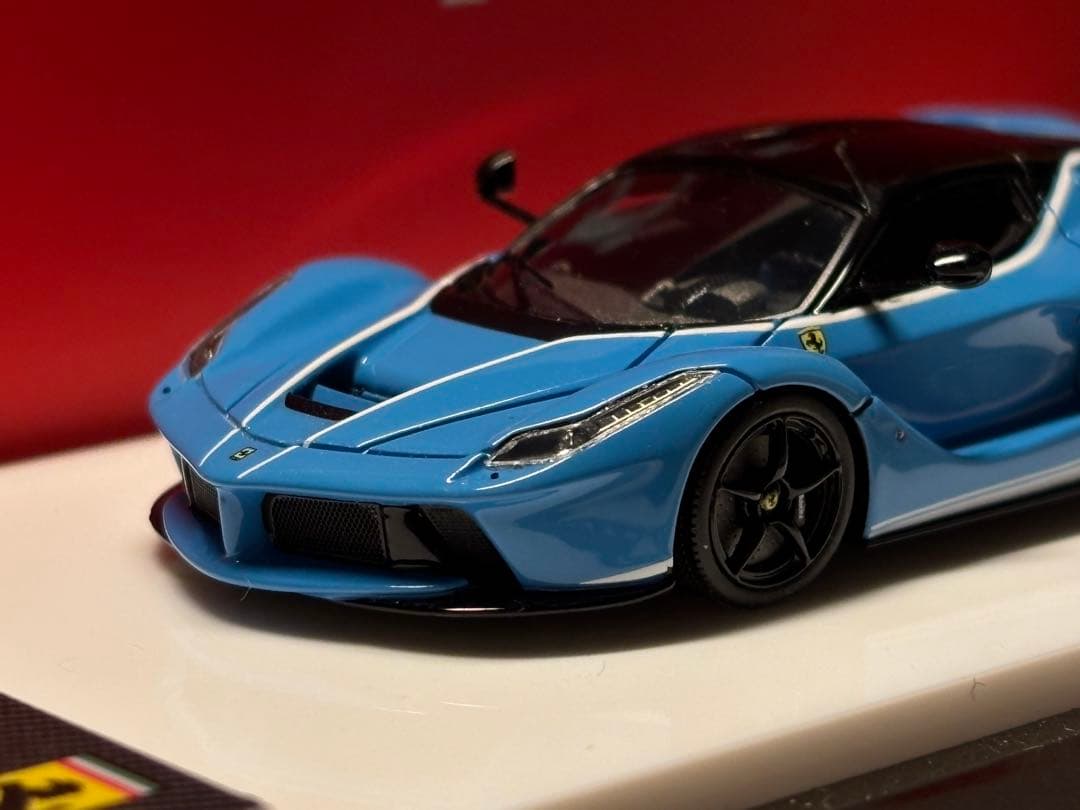 DMH 1/64 ラフェラーリ ブルー×ホワイトストライプ