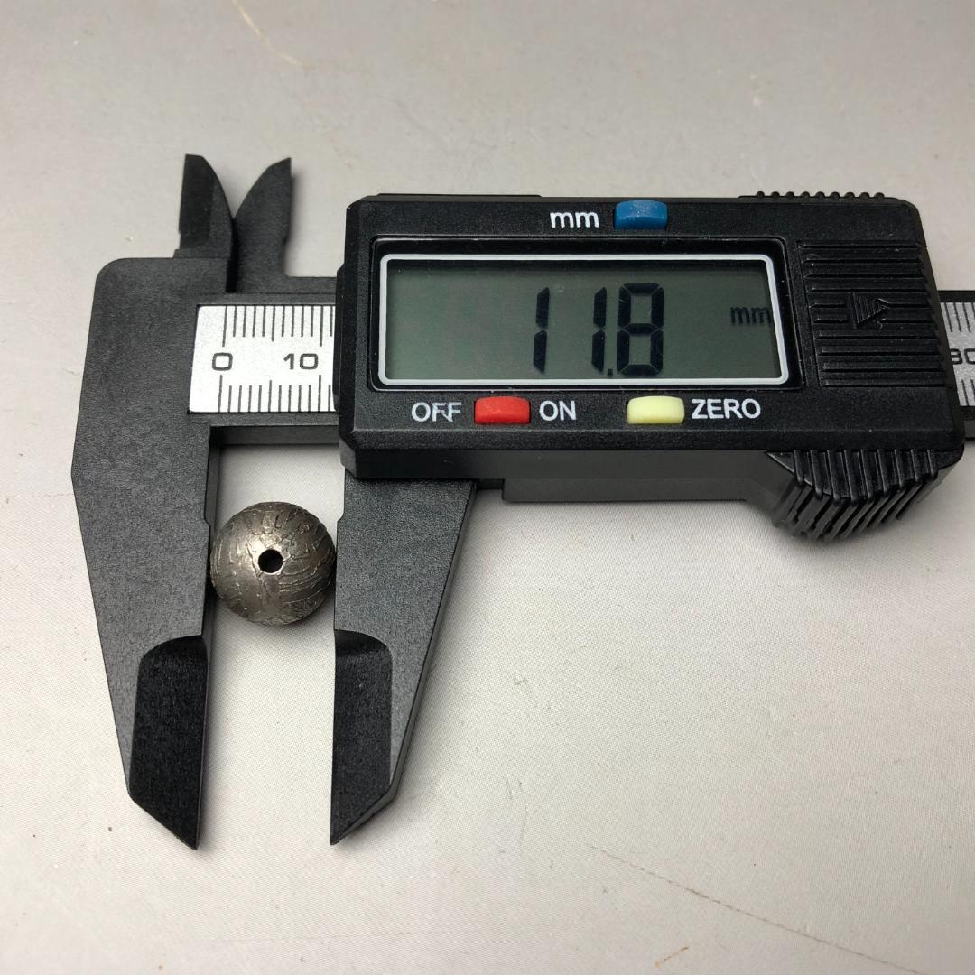 ハ*ル様 アルタイ隕石 鉄隕石 ギベオン 原石 メテオライト 球体と立方体の