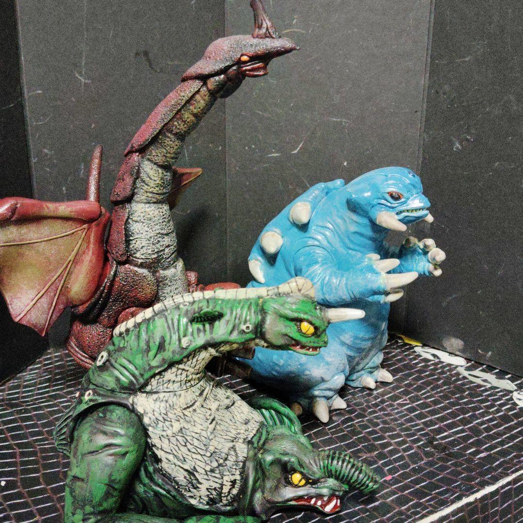 上野淳子ウルトラ怪獣旧型ソフビ確認画像