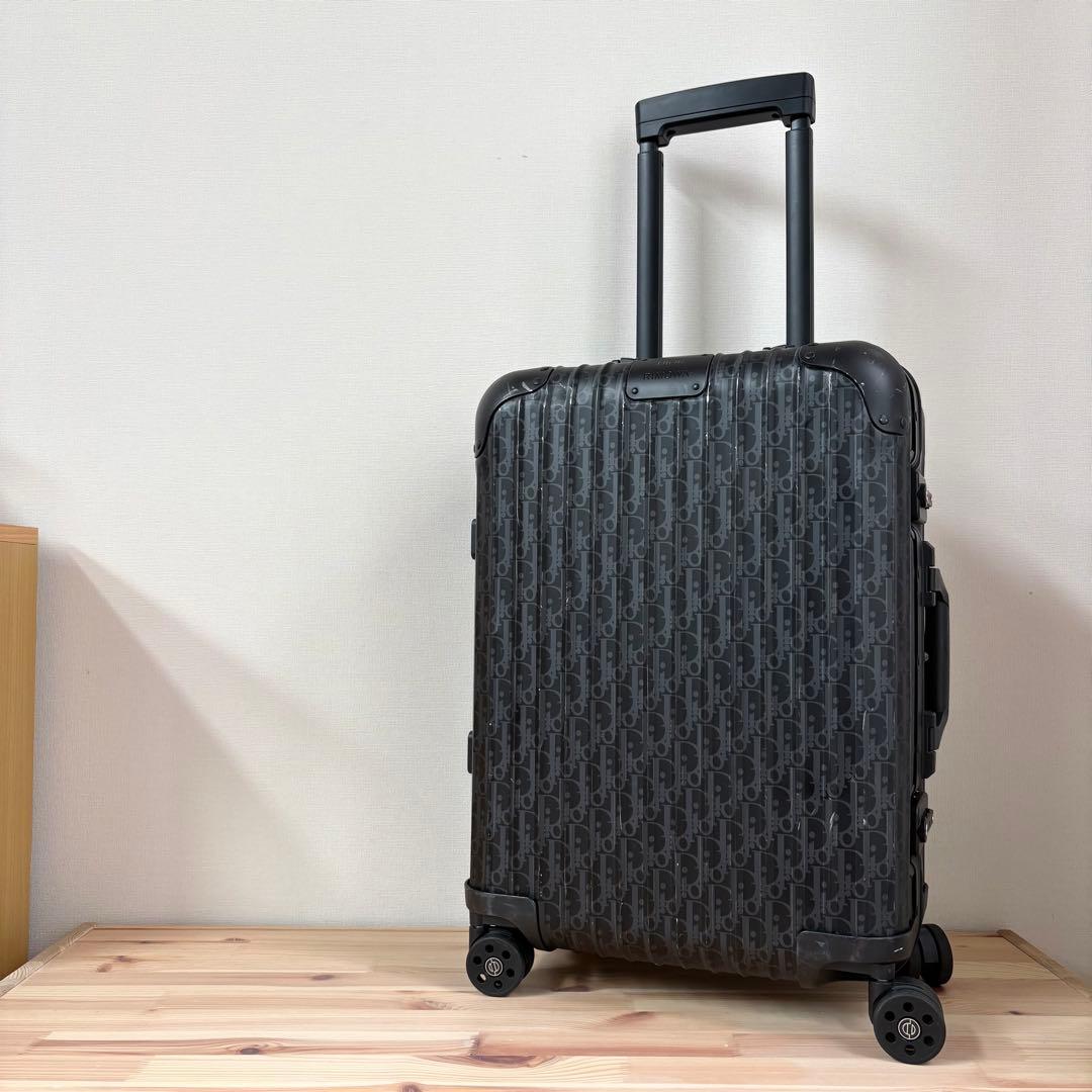 Fendi シルバー キャリーケース 中型