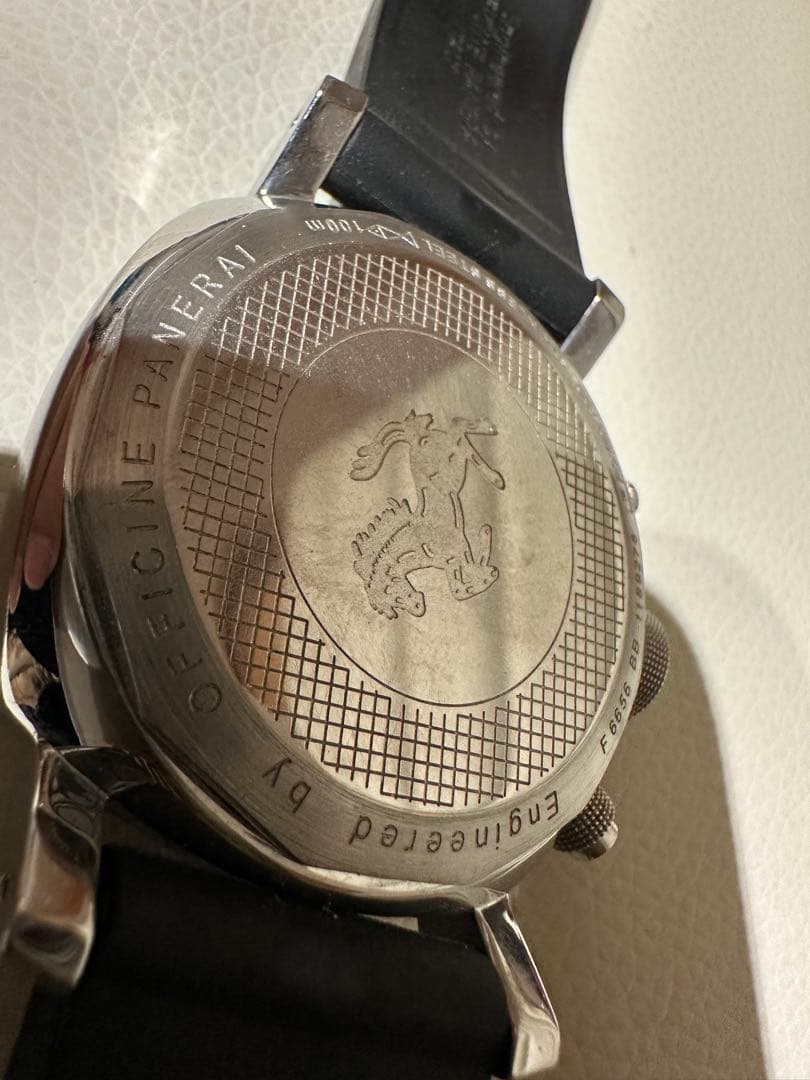 Ferrari ロゴ腕時計　ジャンク