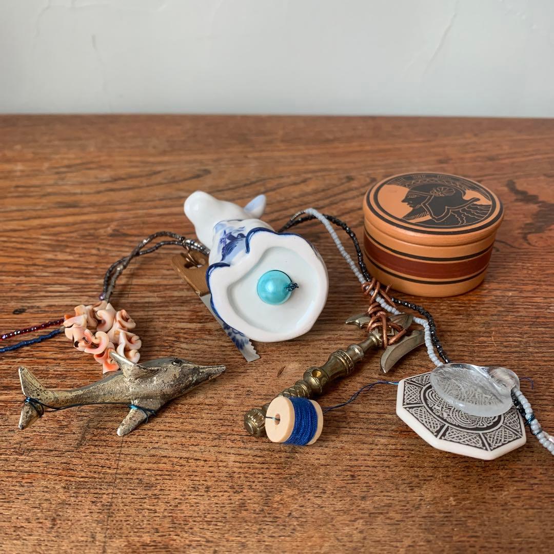 妻の作った 古物のガーランド ミノタウロスのまわりで製作していた男