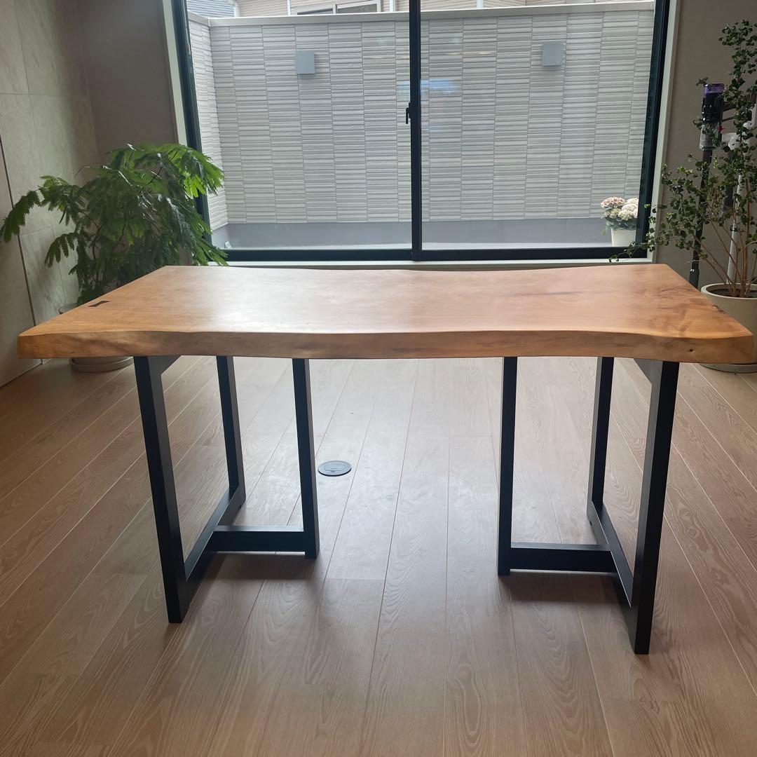 無垢材 一枚板　ダイニングテーブル　70〜75cm ×137cm ×高さ70cm