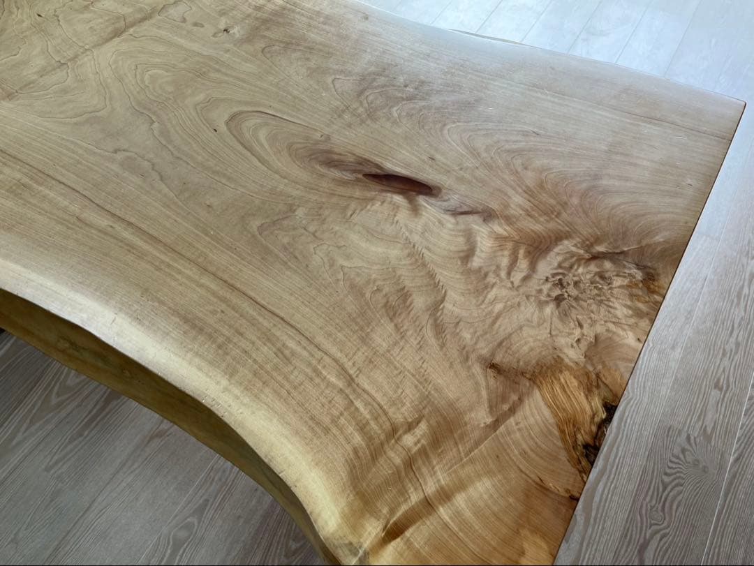 無垢材 一枚板　ダイニングテーブル　70〜75cm ×137cm ×高さ70cm