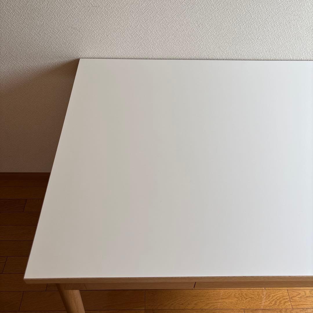IDEE ダイニングテーブル - STILT TABLE 1200 White