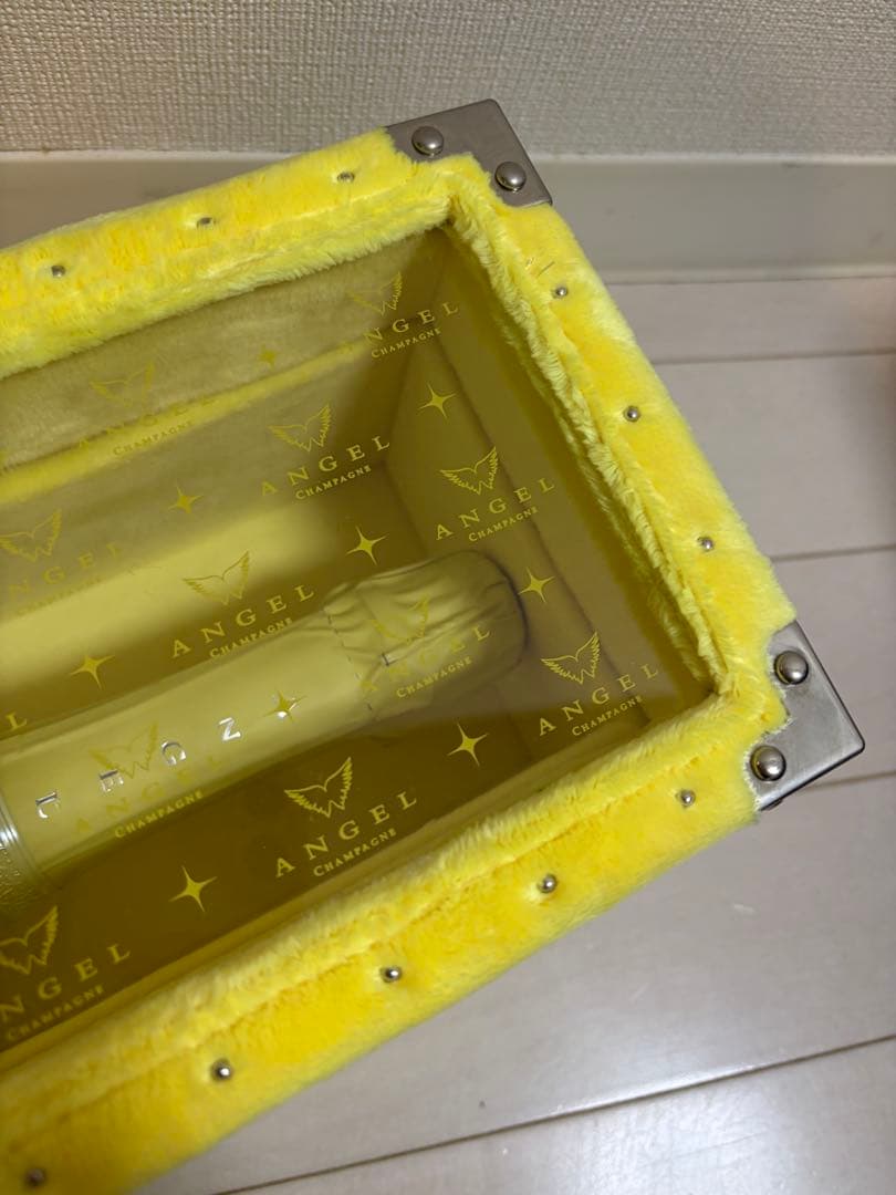 江戸明治時代 極上山水詩堆朱絵 秀心翁在銘 タバコ入 大玉珊瑚根〆