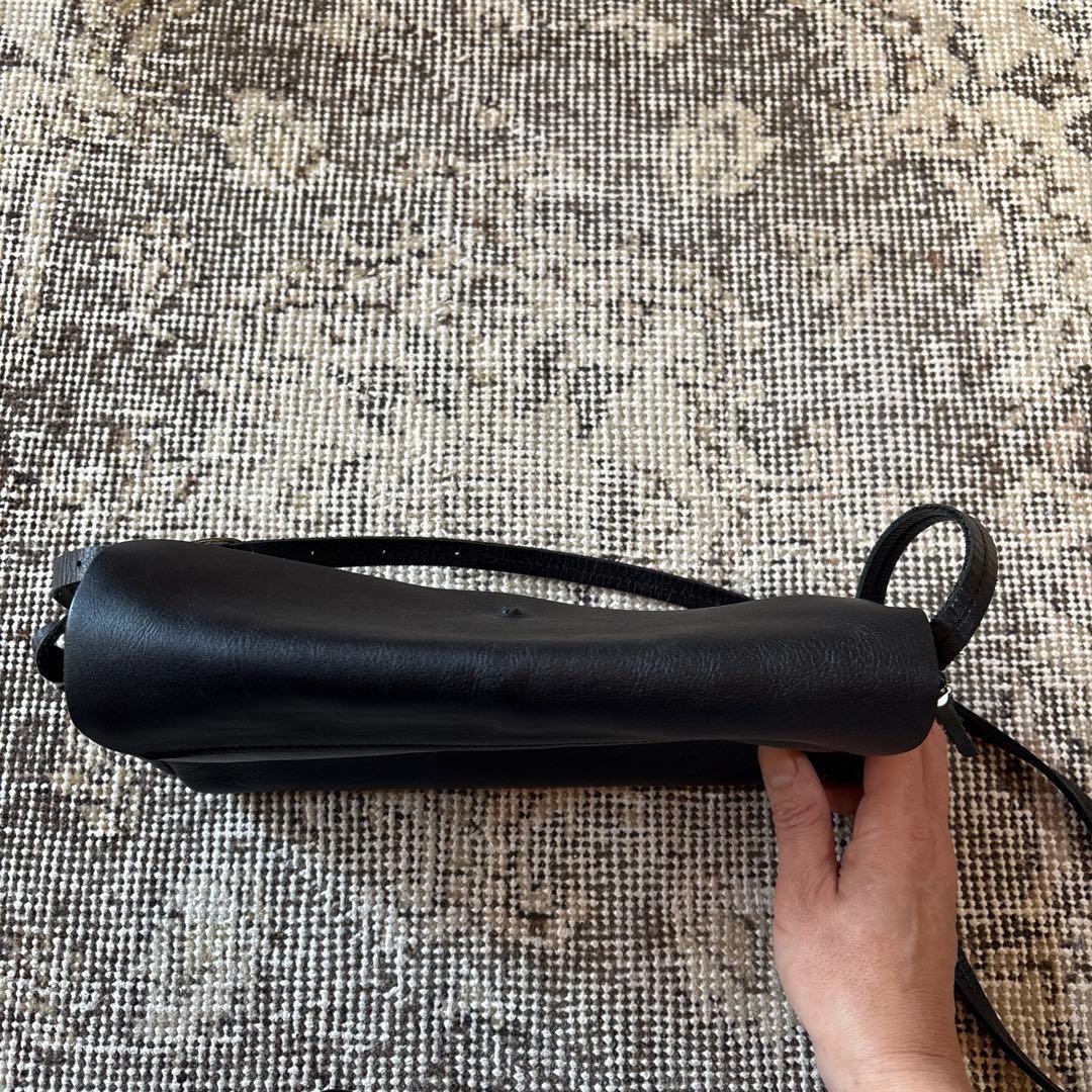 Encachette アンキャシェット　レザーポーチショルダー