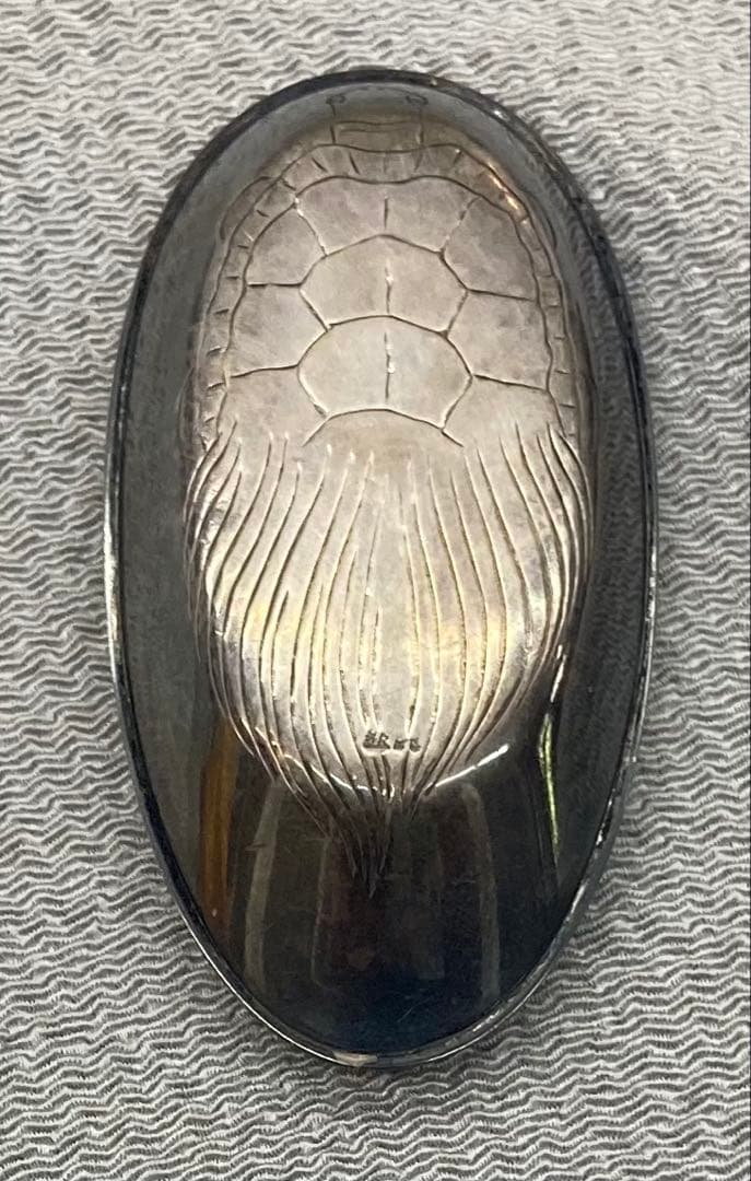 B491s 岡野利光造 鶴亀香合　純銀製　京都　共箱　茶道具　香道具　金工師