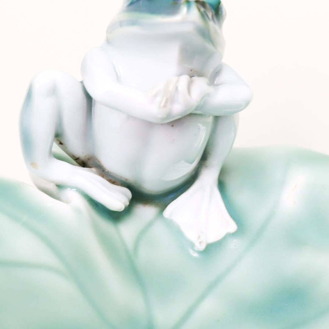 深川製磁 蛙細工付葉形鉢 トレイ 小物置き