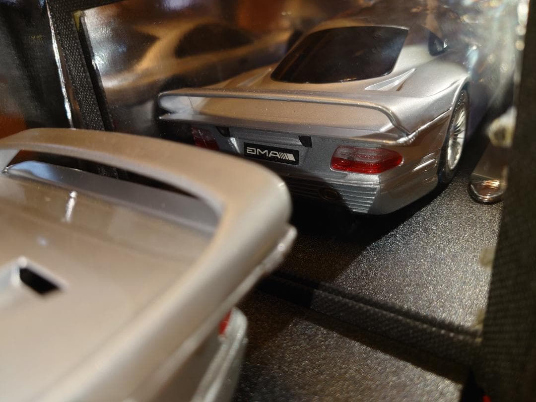 1/18 Maisto(マイスト) メルセデスCLK-GTRストリートバージョン