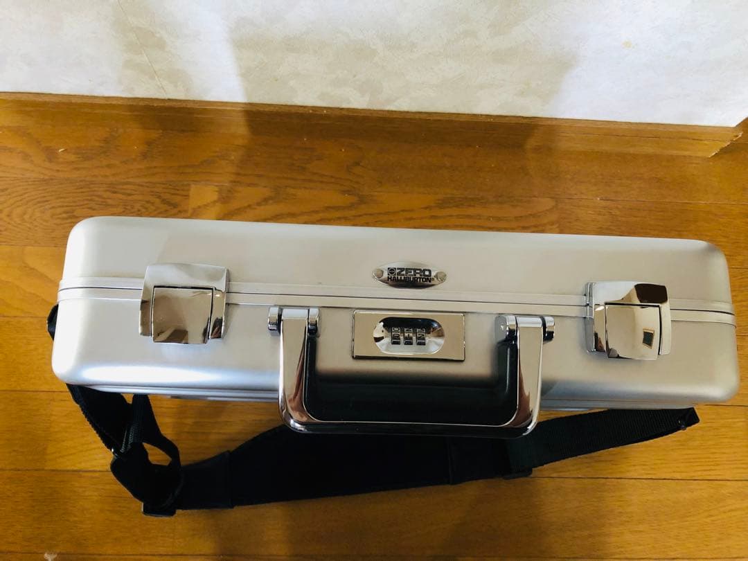 ゼロハリバートン　スリムライン　アタッシュケース　アルミケース　シルバー