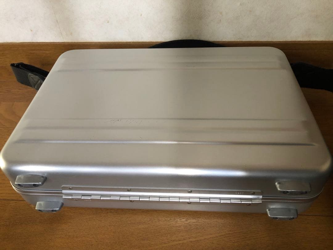 ゼロハリバートン　スリムライン　アタッシュケース　アルミケース　シルバー