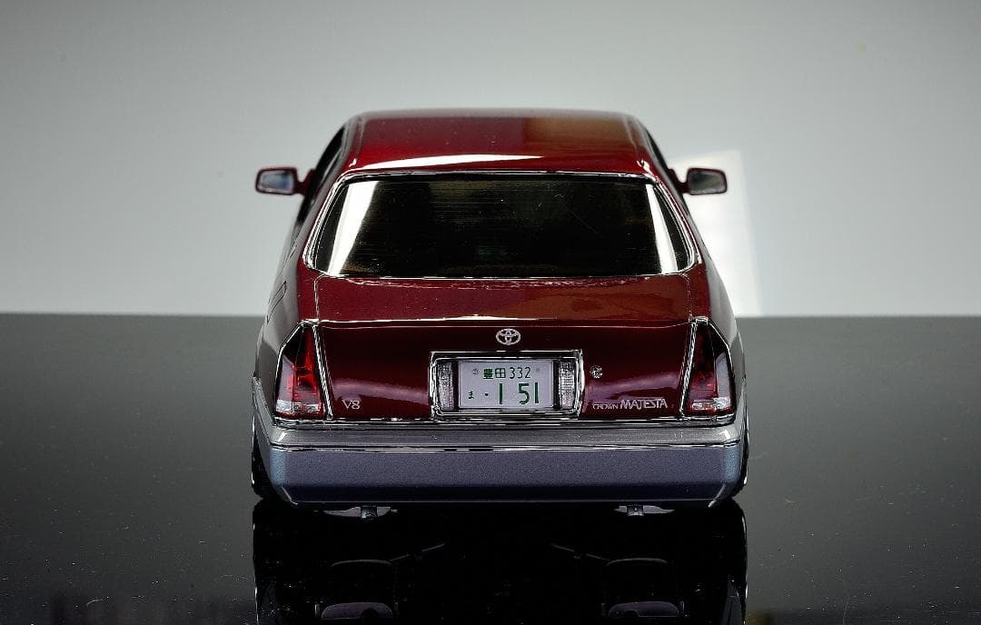 アオシマ 1/24・完成プラモデル】クラウンマジェスタ UZS151 - メルカリ