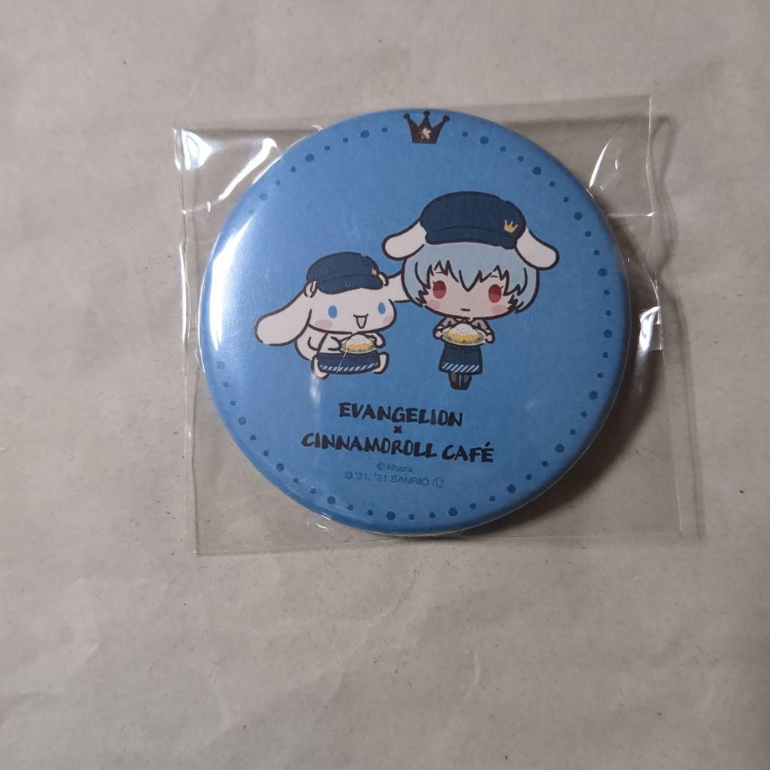 エヴァンゲリオン シナモロールカフェ 綾波レイ 缶バッジ - メルカリ