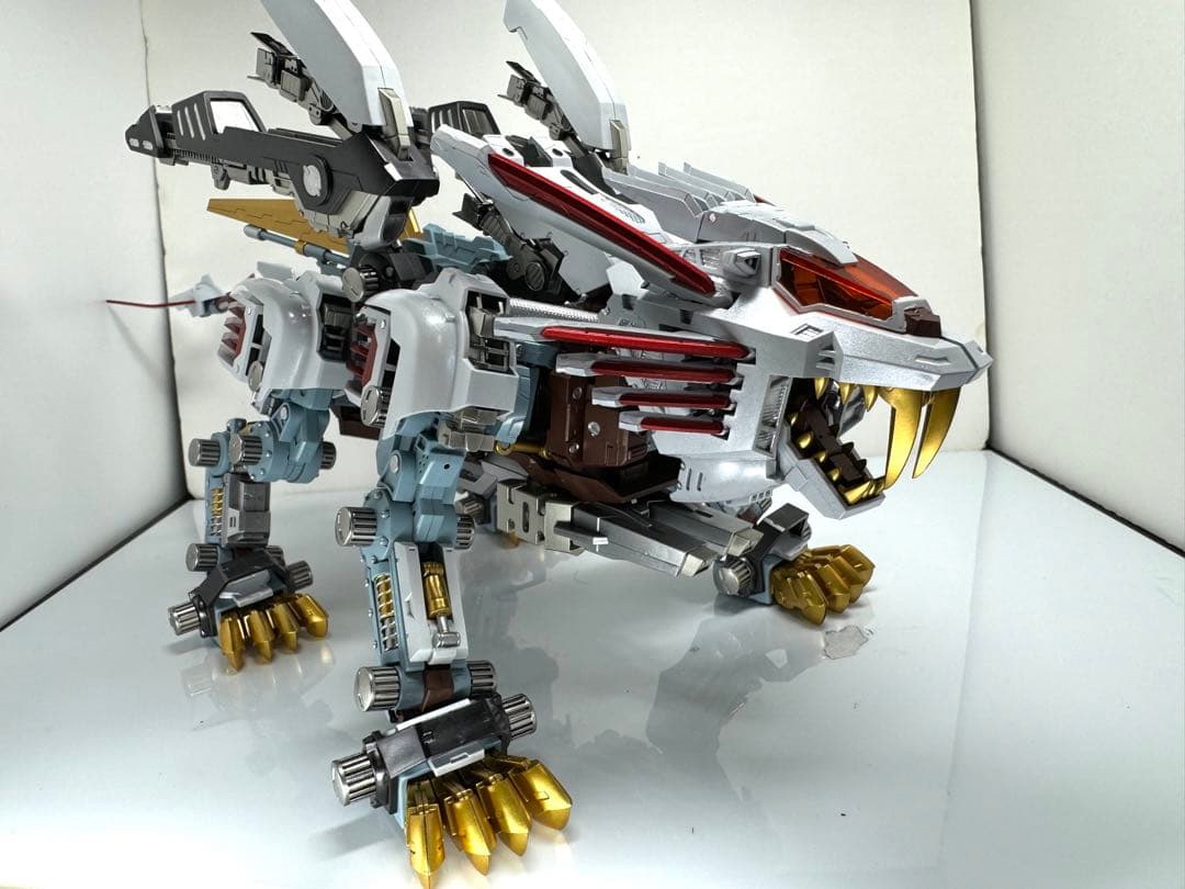 コトブキヤHMM ゾイドブレードライガー改造機全塗装