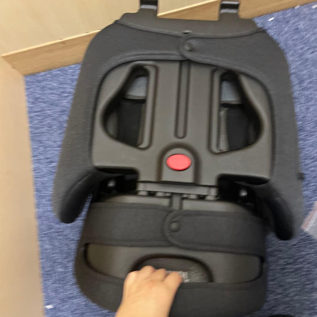 コンビ R129対応ジュニアシート 3歳頃から12歳頃まで シートベルト固定