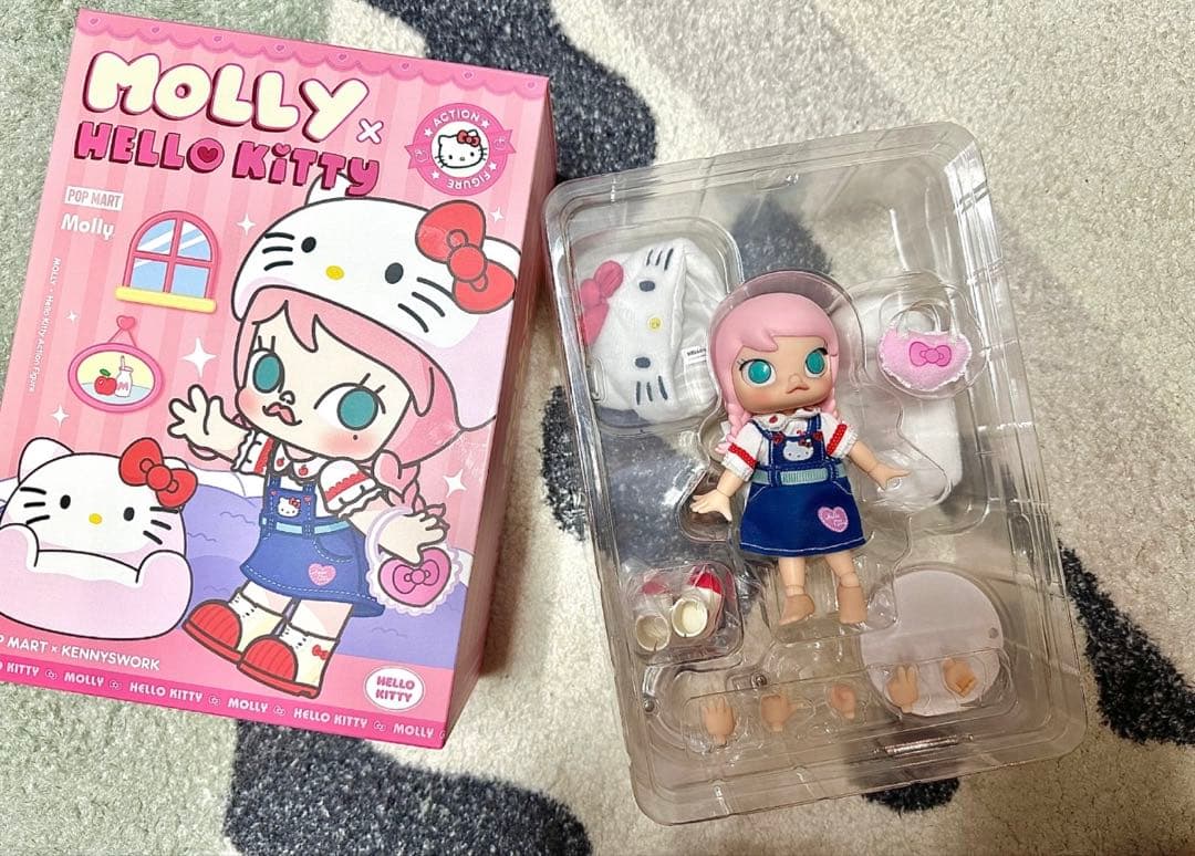POP MART MOLLY × ハローキティ アクションフィギュア 限定版 Molly x