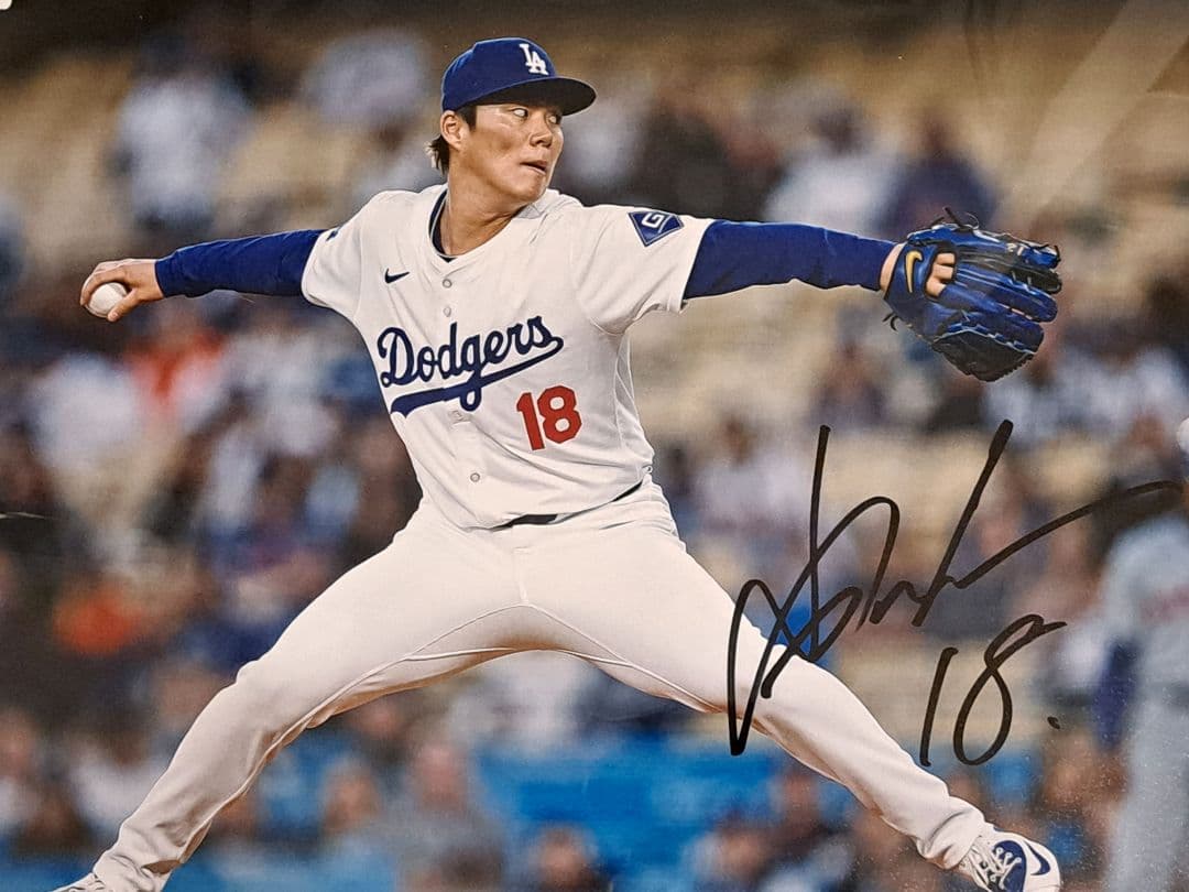 祝☆WSMVP 山本由伸選手直筆サイン入りフォトグラフ - メルカリ