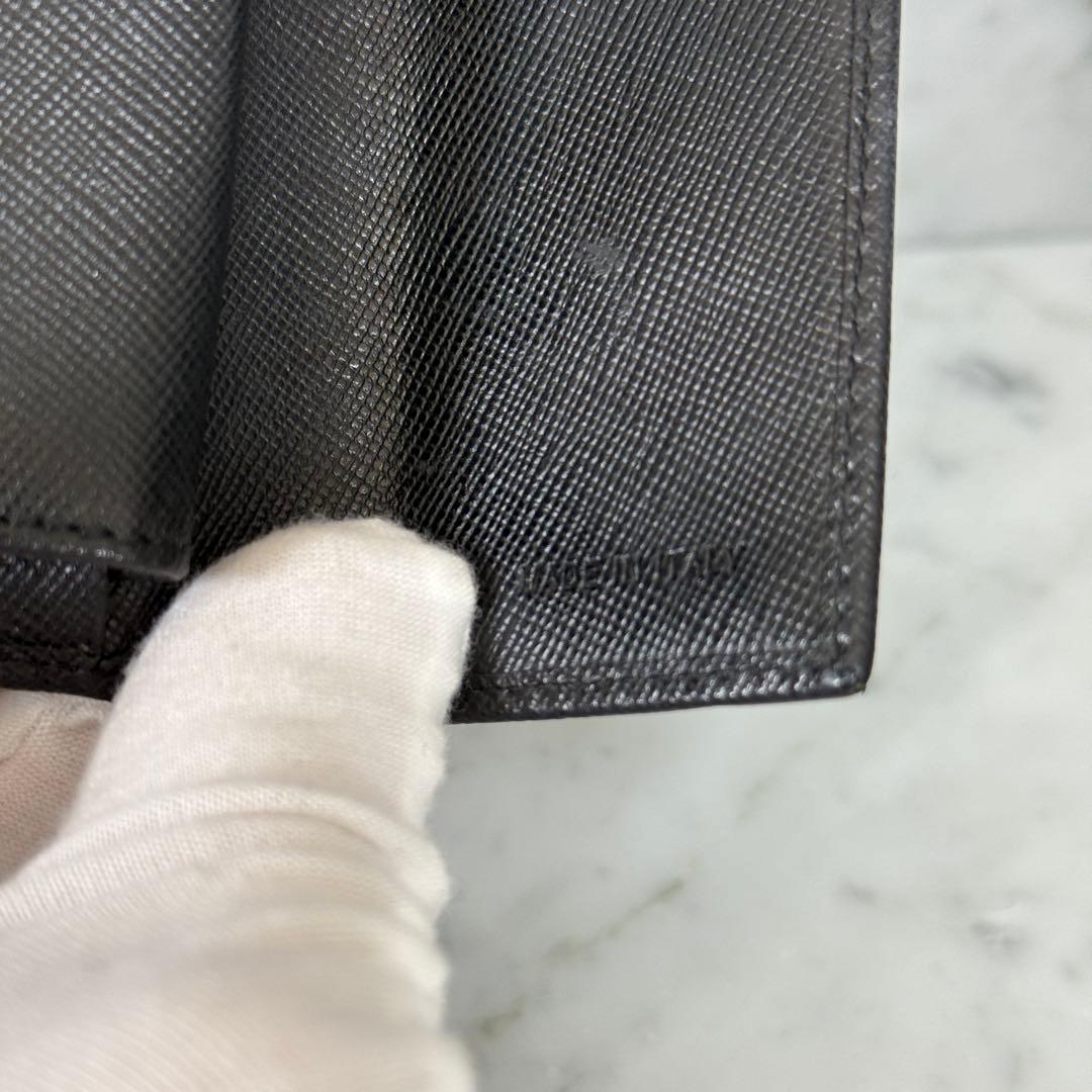 PRADA プラダ 三つ折財布 ブラック 黒 サフィアーノ トライアングル