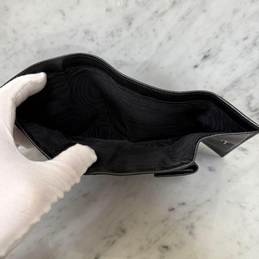 PRADA プラダ 三つ折財布 ブラック 黒 サフィアーノ トライアングル